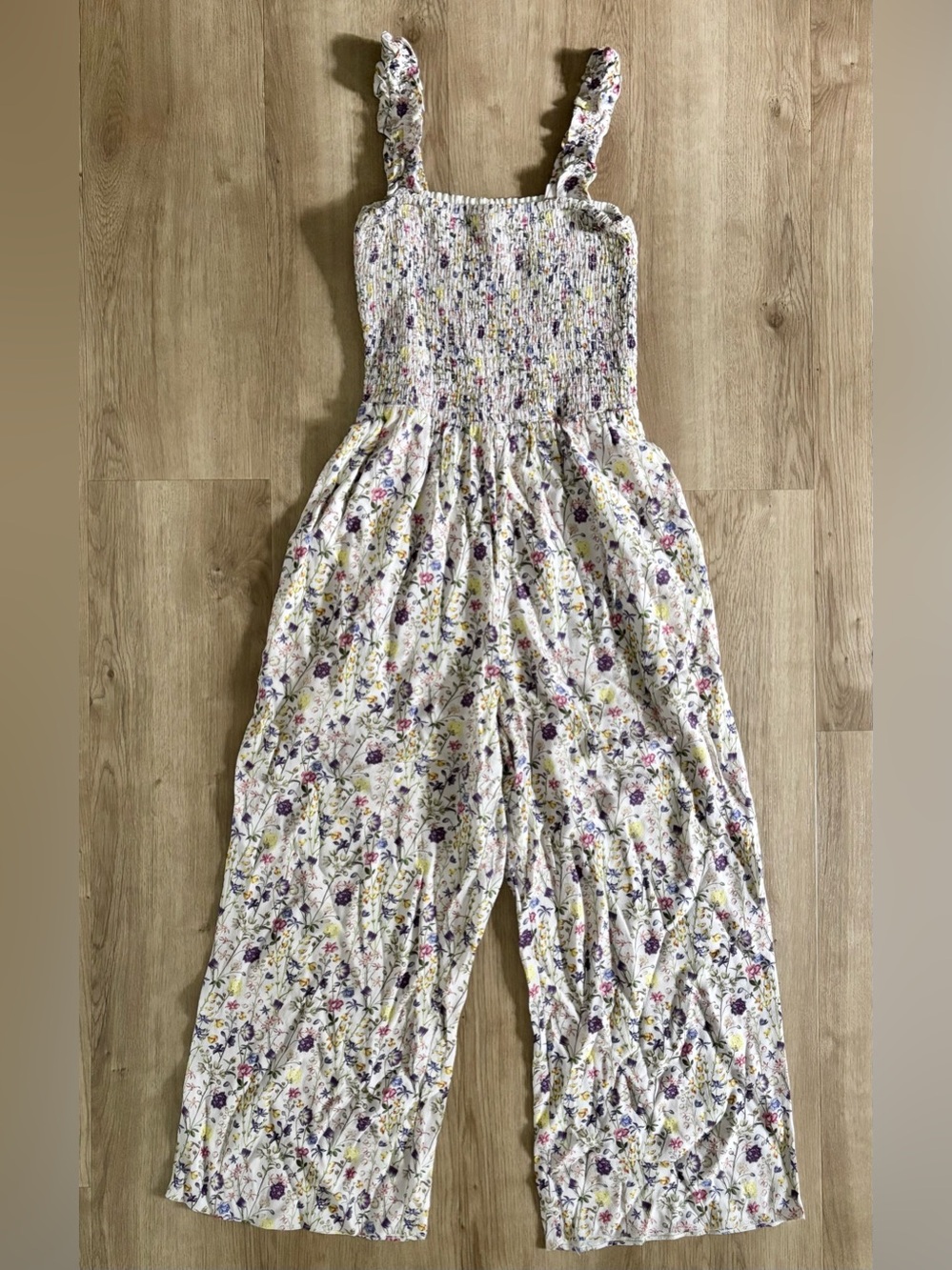 Aritzia Smocked Jumpsuit Women’s XS Smocked Ditsy Floral Wide-Leg